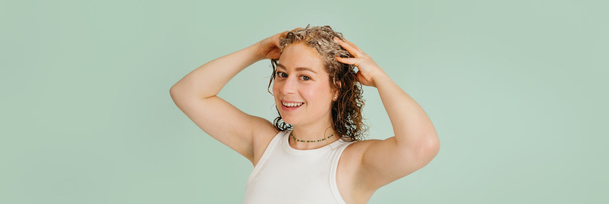 Cheveux bouclés : comment avoir un cuir chevelu sain ?