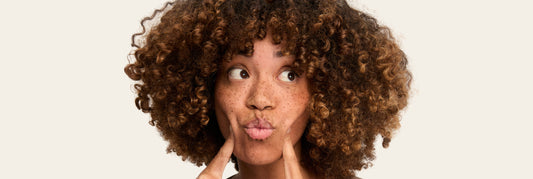 Cheveux bouclés secs