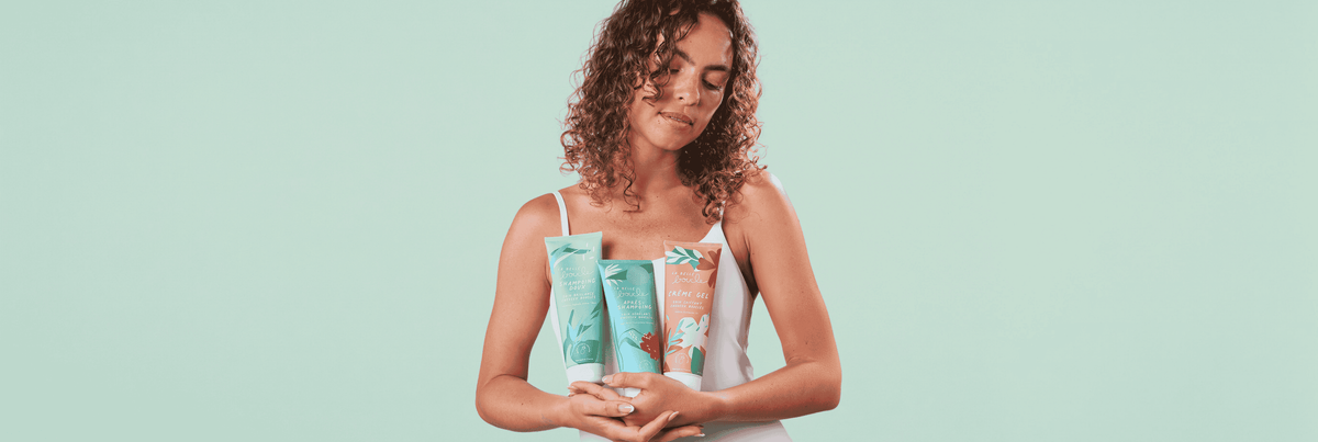 Pourquoi utiliser un shampoing doux quand on a les cheveux bouclés ?