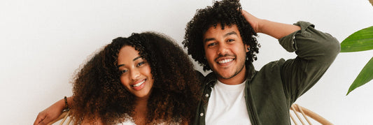 Cheveux bouclés et frisés
