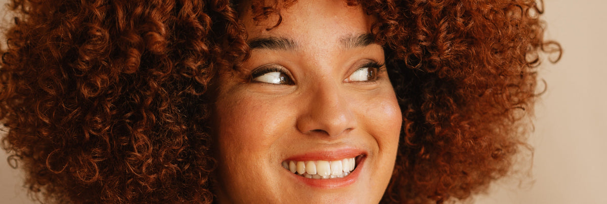 Qu’est-ce que la porosité des cheveux et comment adapter sa routine ?