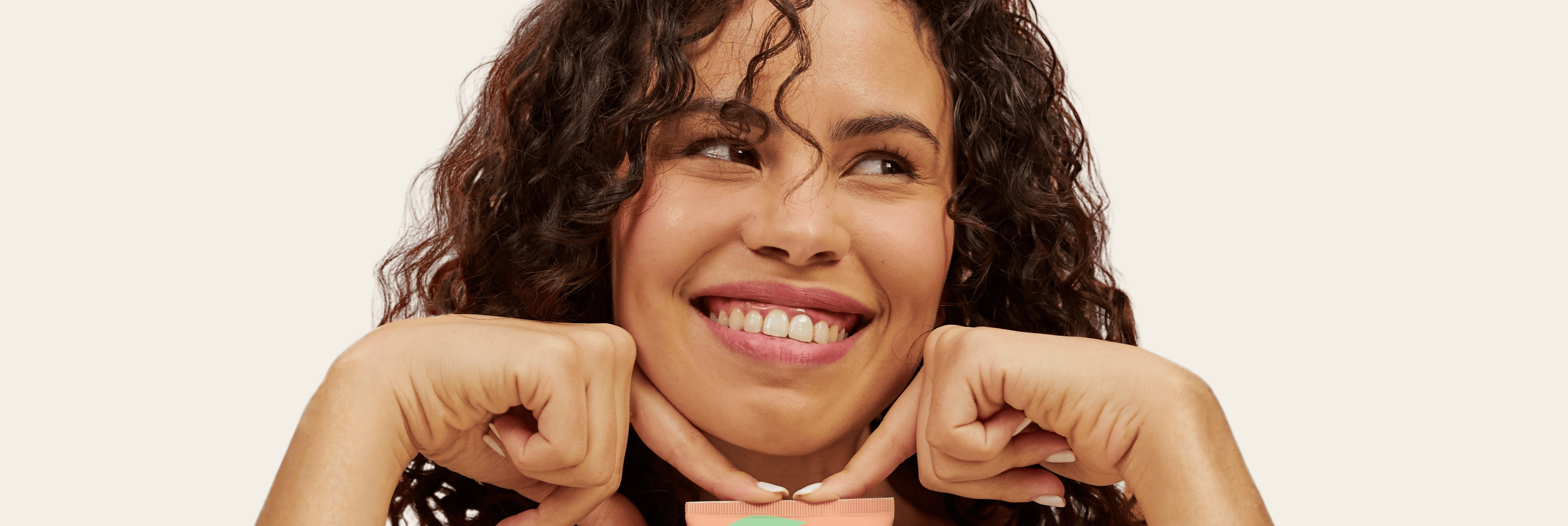 5 soins naturels pour cheveux bouclés